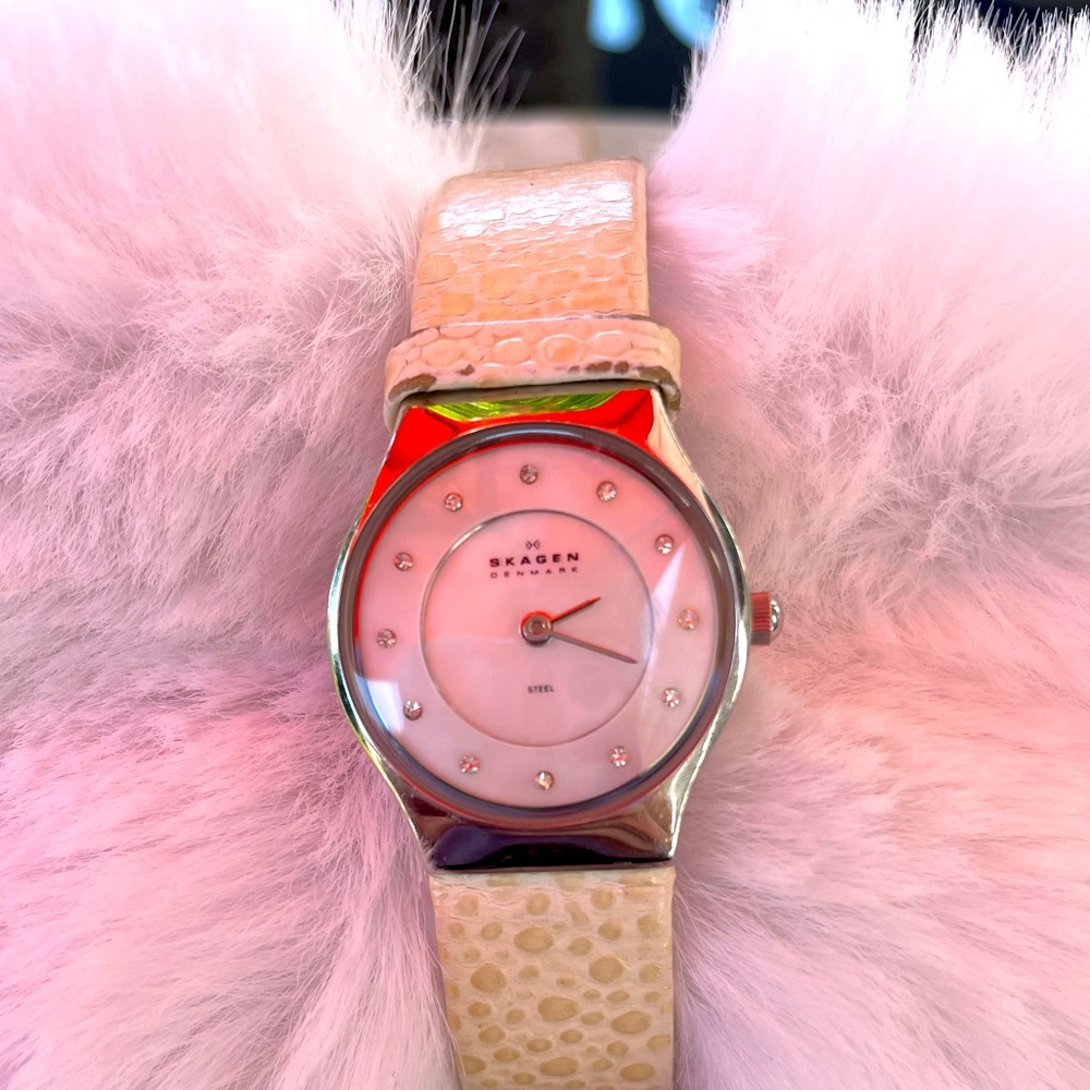 Skagen watch-white